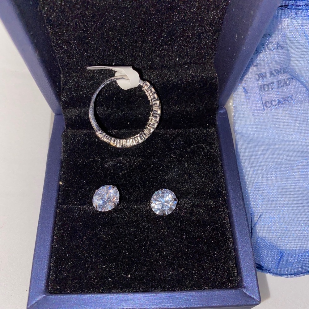 Ring - Picture 3 of 8